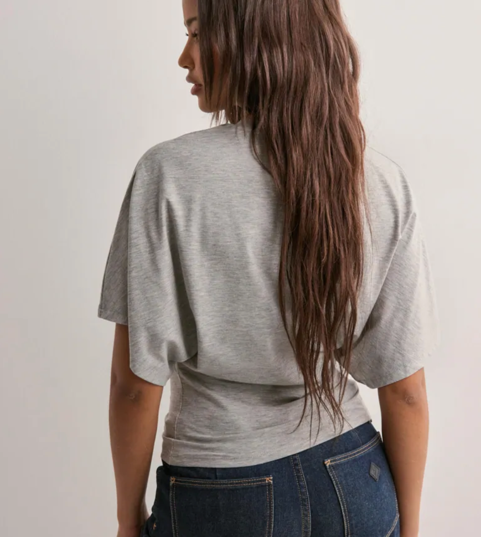 VANYLA ⎹ LOLA SLEEVE TEE