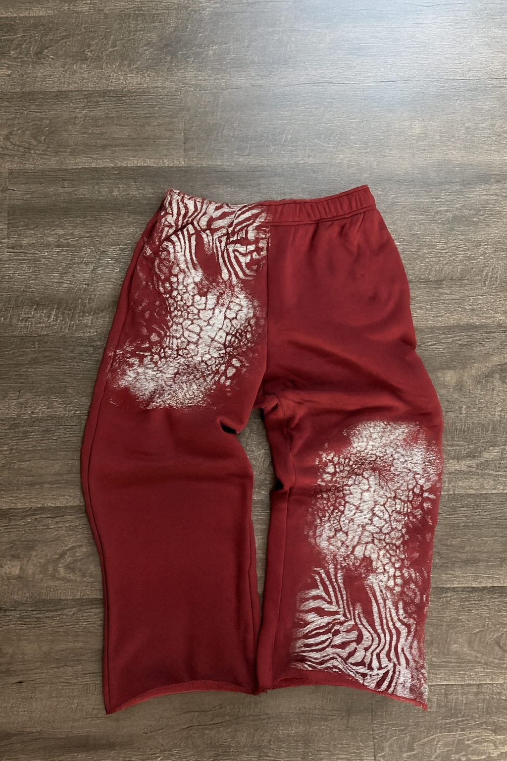 SNOW LEOPARD SWEATPANTS